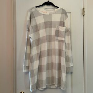 NWT — Super Soft La Vie En Rose Plaid Winter Nightgown